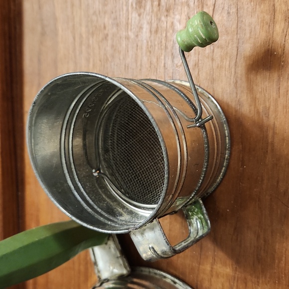 Vintage Kitchen Gadgets - Picture 3 of 5